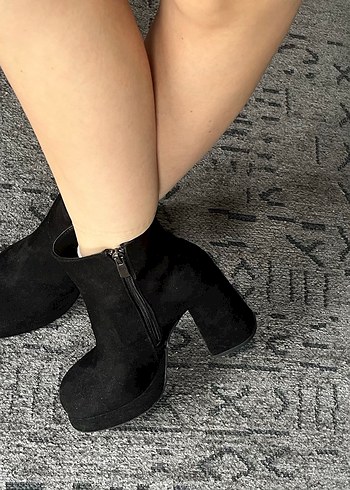 Siyah Süet Platform Topuklu Gotik Kadın Bot - Görsel 3