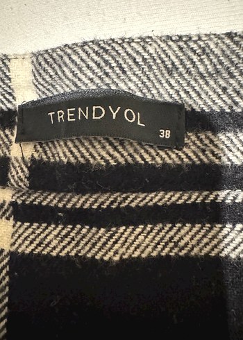 Trendyol & Milla Düğmeli Kısa Kareli Mini Etek