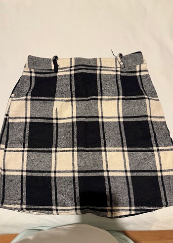m Beden Düğmeli Kısa Kareli Mini Etek