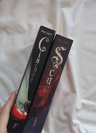 cinder ve scarlet