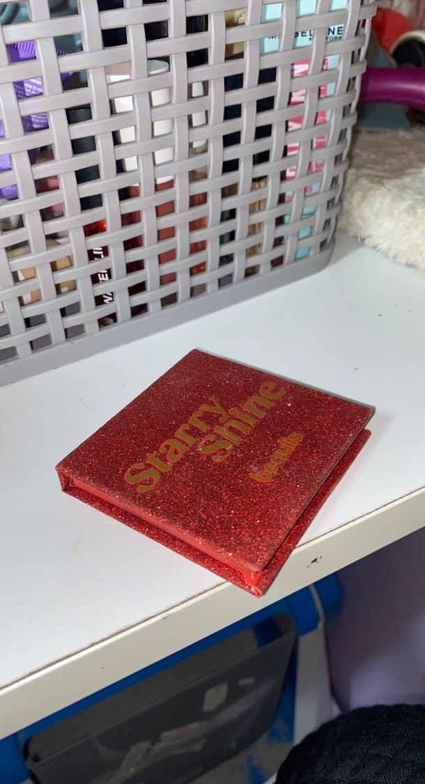 Starry Shine Kırmızı Işıltılı Far Paleti - Görsel 2