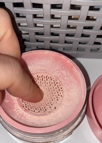 Technic Pembe Aydınlatıcı Sabitleyici Pudra - Görsel 5