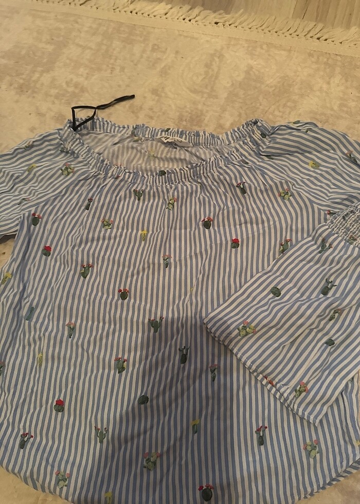 H&m blux - Görsel 2