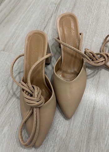 38 Beden Bej Laced Blok Topuklu Kadın Ayakkabı