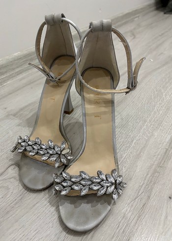 Gri Taşlı Modern Klasik Stiletto Kadın Ayakkabı
