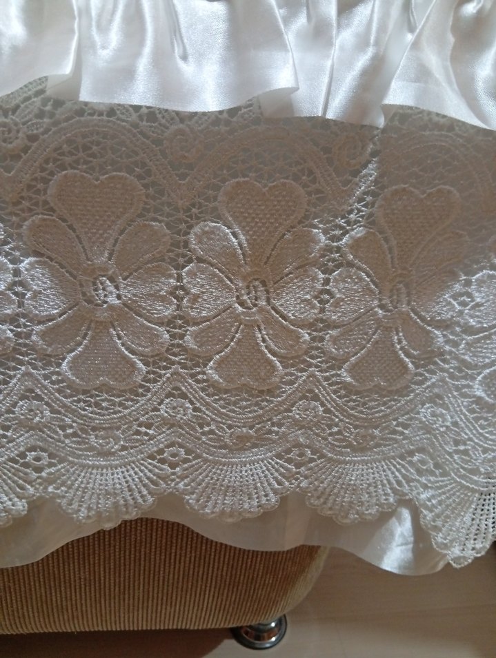 İşlemeli Beyaz Parlak Yatak Örtüsü çift kişilik - Görsel 2