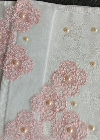 Nakışlı Beyaz Havlu - Görsel 3