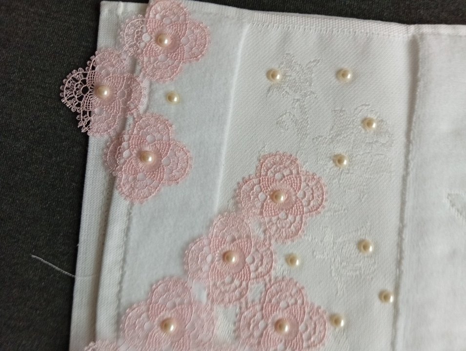 Nakışlı Beyaz Havlu - Görsel 3