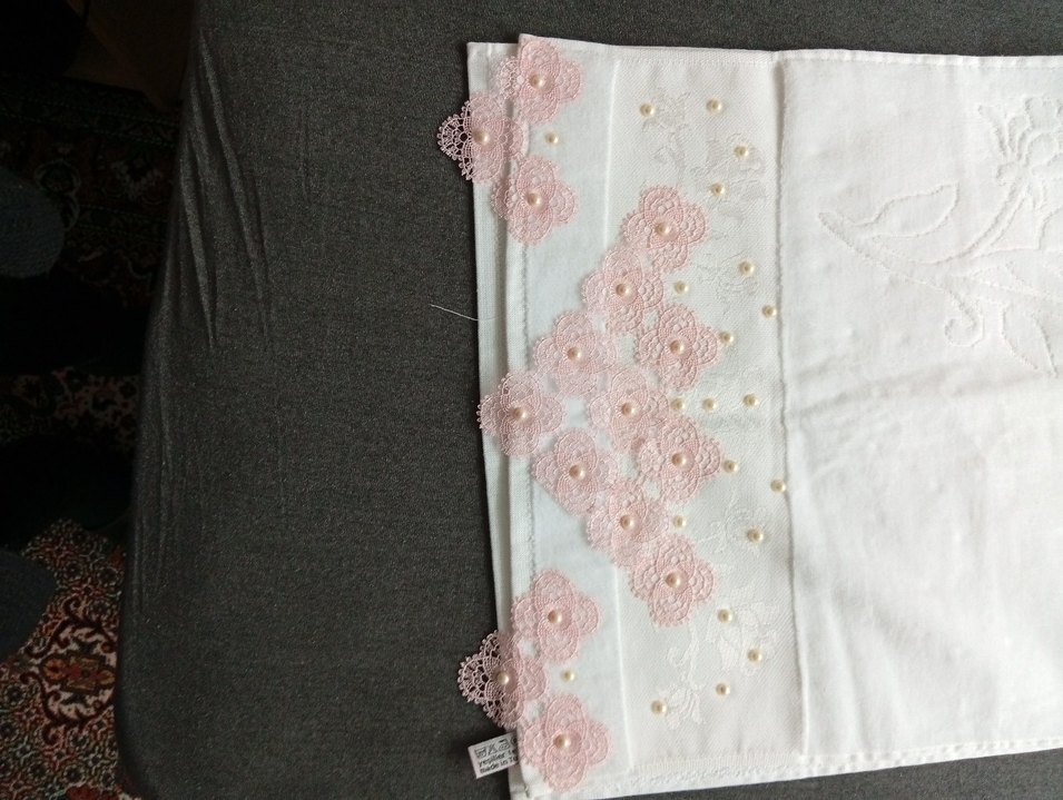 Nakışlı Beyaz Havlu - Görsel 2
