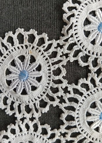 El Yapımı Beyaz Dantel Motifler - Görsel 2
