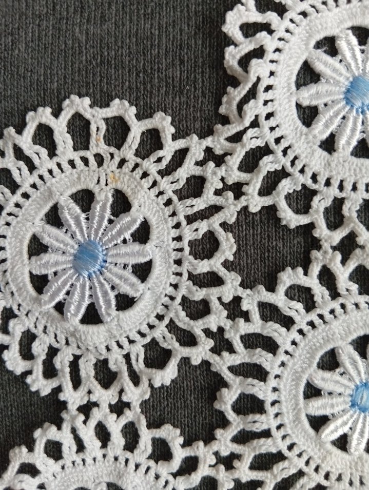 El Yapımı Beyaz Dantel Motifler - Görsel 2