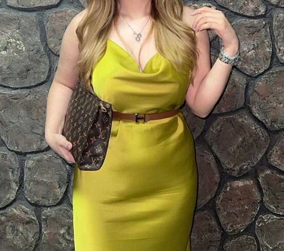 Saten elbise bir kez giyildi - Görsel 2