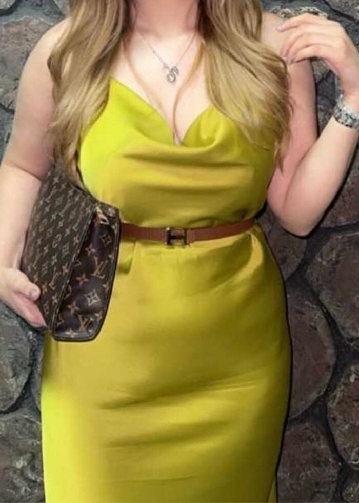 Saten elbise bir kez giyildi - Görsel 2