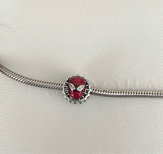 Pandora Örümcek Adam charm