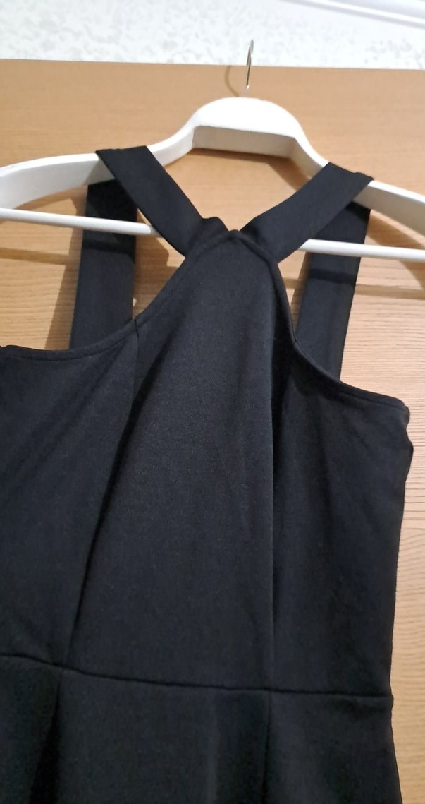 Siyah Midi Yüksek Yakalı Kolsuz Elbise - Görsel 2