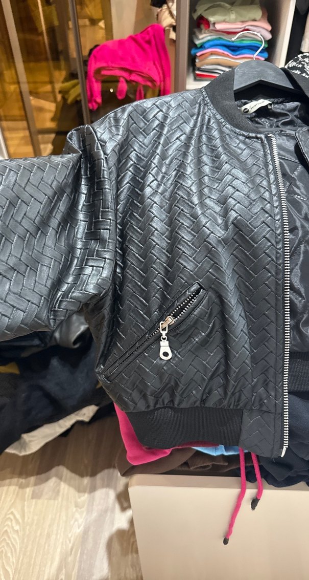 Kadın Siyah Deri Mini Ceket Fermuarlı - Görsel 3