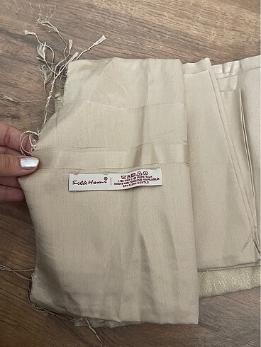 Silkome bej şal hic kullanılmadı
