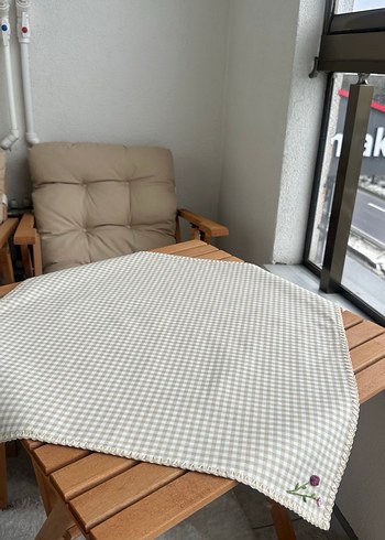 Çiçek işlemeli masa örtüsü kare - Görsel 3