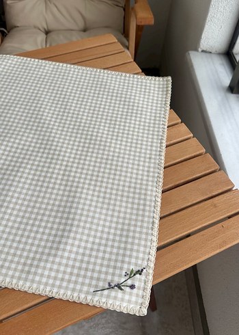 Nakışlı Bej Ekose Vintage Masa Örtüsü - Görsel 3