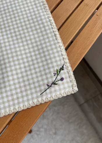 Nakışlı Bej Ekose Vintage Masa Örtüsü - Görsel 2