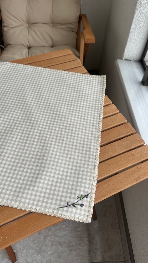 Nakışlı Bej Ekose Vintage Masa Örtüsü - Görsel 3