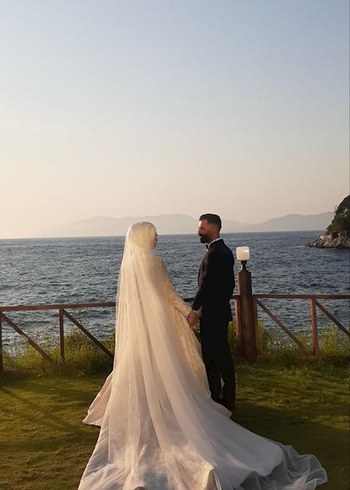m Beden Cohouse gelinlik satılıktır