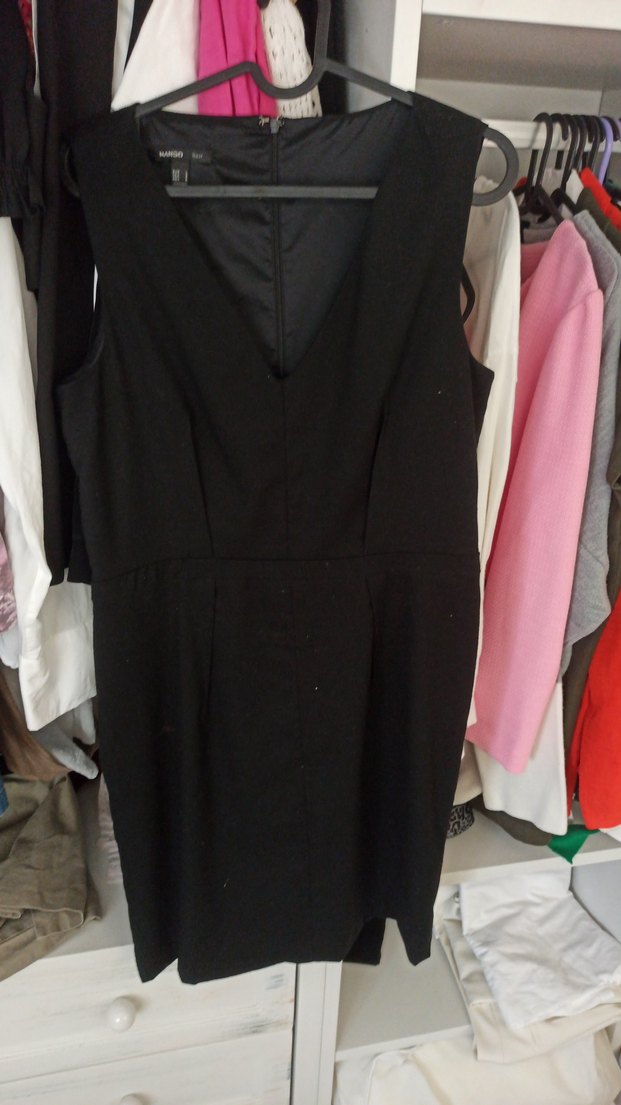 V Yaka Siyah Piliseli Midi Elbise - Görsel 2