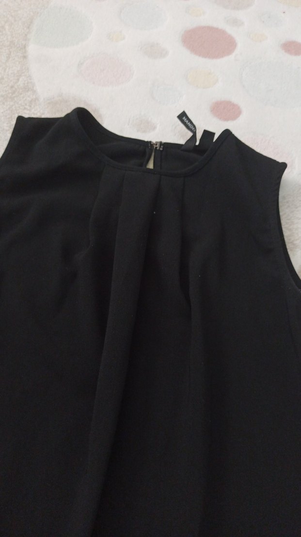 Siyah Pileli Kolsuz Bluz - Görsel 3