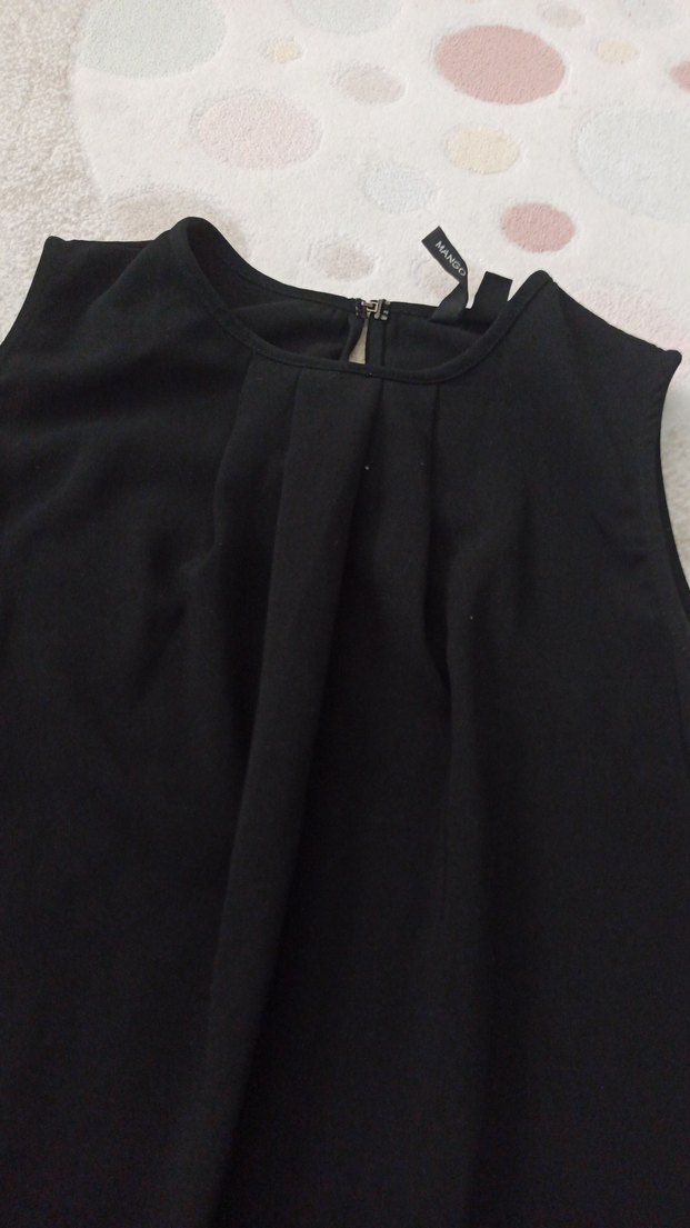 Siyah Pileli Kolsuz Bluz - Görsel 2