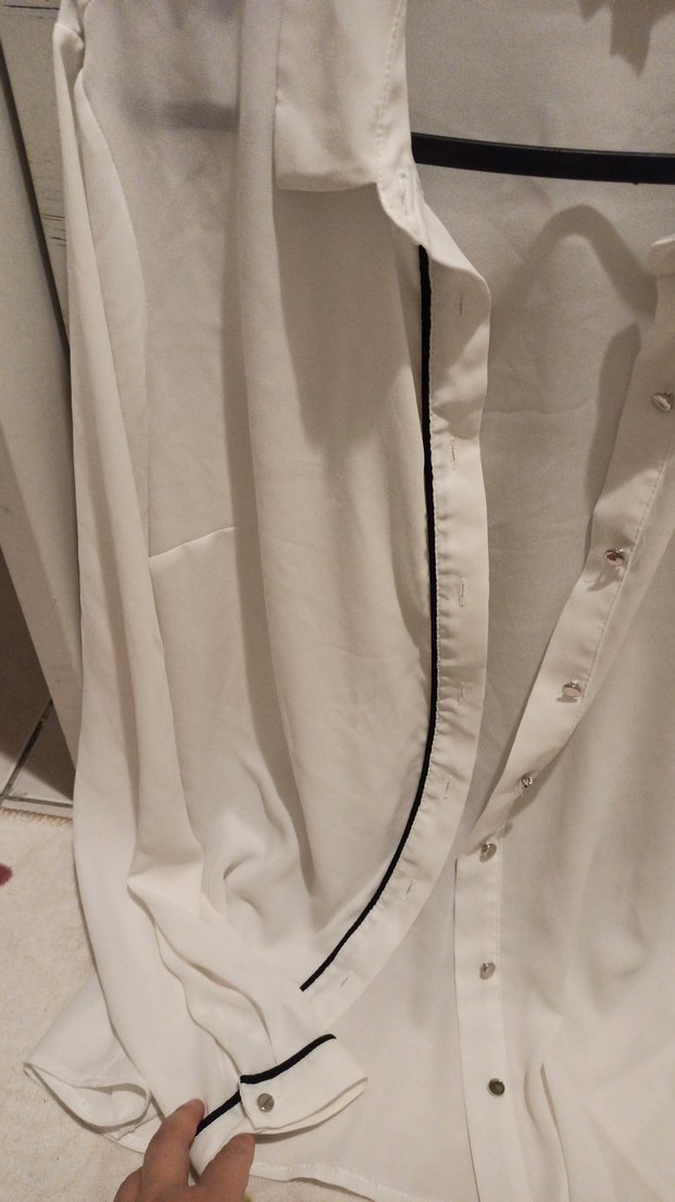 Düğmeli Beyaz Pamuklu Kadın Gömlek - Görsel 5