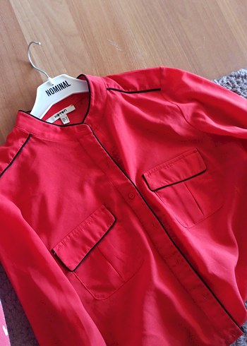 Kadın Parlak Kırmızı Düğmeli Gömlek - Görsel 7