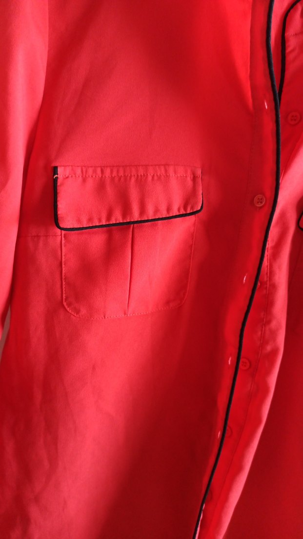 Kadın Parlak Kırmızı Düğmeli Gömlek - Görsel 2