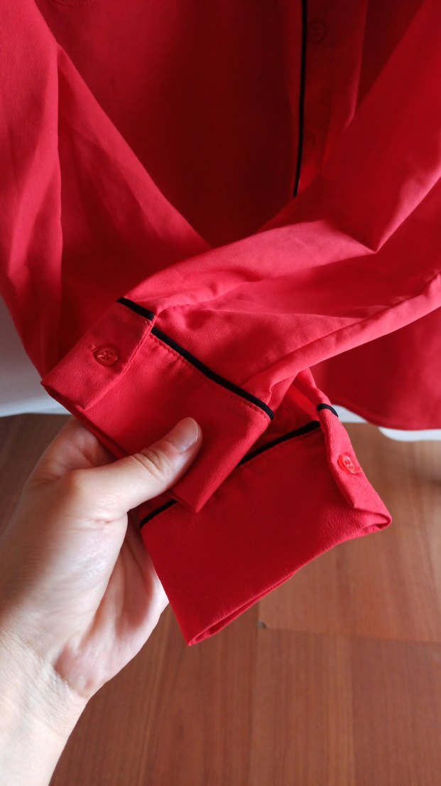 Kadın Parlak Kırmızı Düğmeli Gömlek - Görsel 4