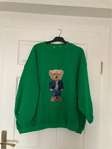 Sweatshirt