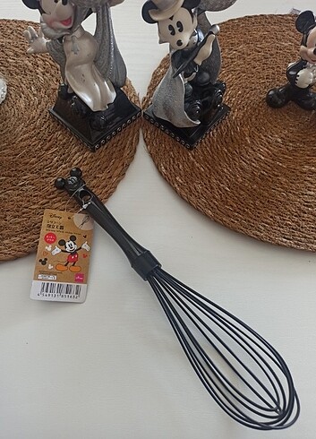 Mickey Mouse Siyah Çırpıcı ?