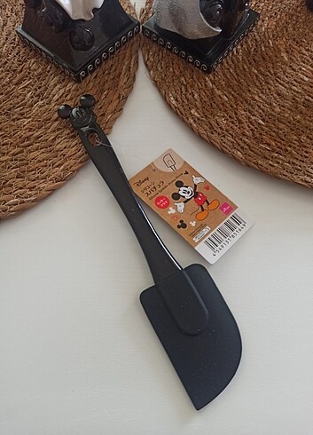 Mickey Mouse Siyah Spatula ??