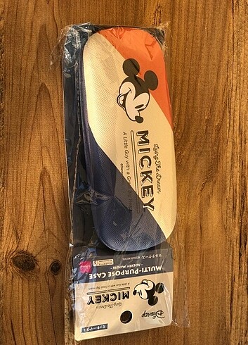  Beden Mickey Mouse Gözlük Kutusu ?