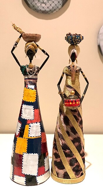 Afrikalı kadın bibloları