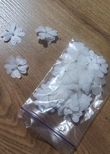 Beyaz Çiçekli Süsü 3'lü Set. - Görsel 3