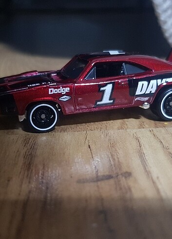 Hotwheels 5li set yanında fırlatıcı - Görsel 13