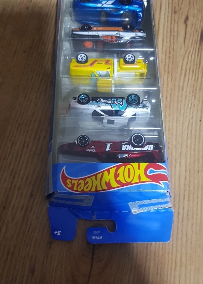 Hotwheels 5li set yanında fırlatıcı - Görsel 3