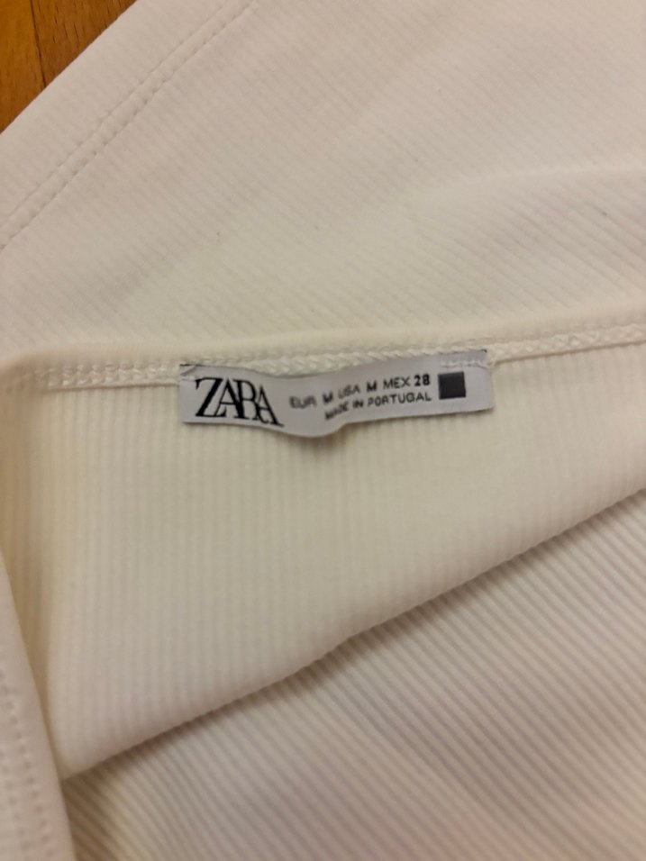 Zara Boyundan Bağlamalı Crop - Görsel 2