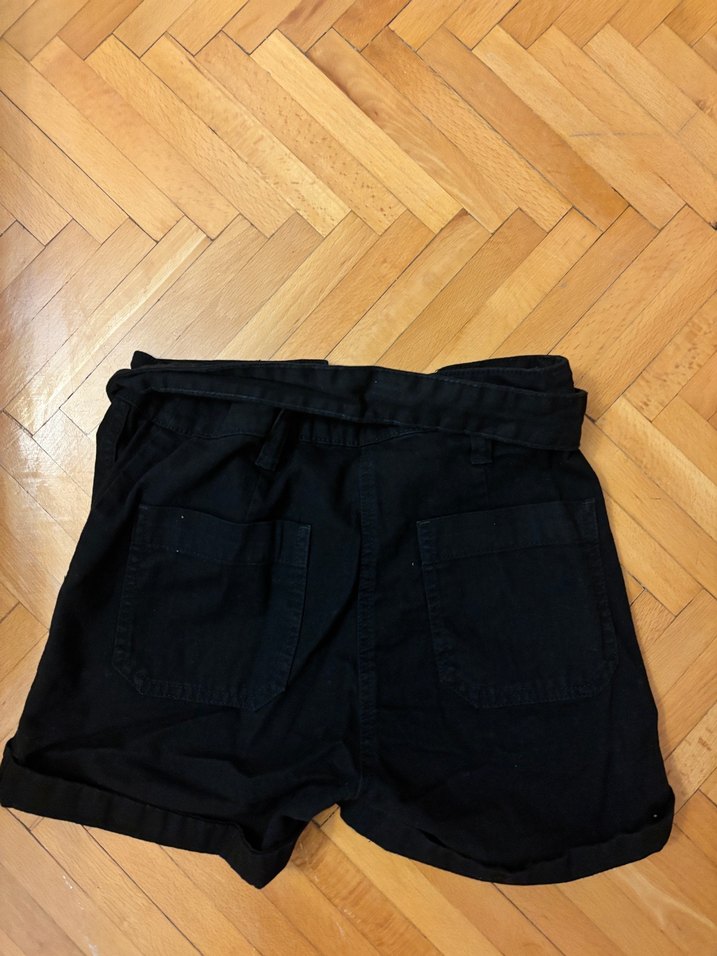 Bershka Siyah Kemerli Kot Şort - Görsel 4