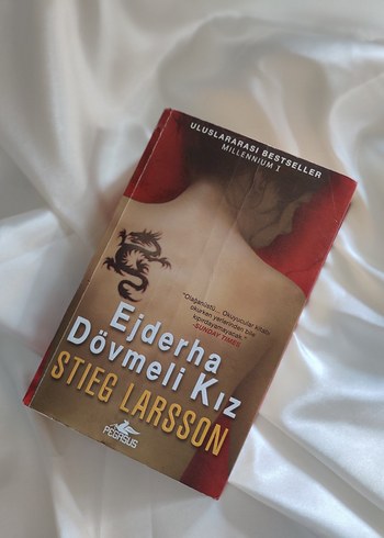  Ejderha Dövmeli Kız - Stieg Larsson