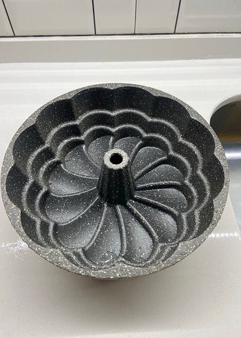 Parlak Altın Renkli Kek Kalıbı - Görsel 2