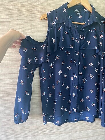 Omuz dekolteli gömlek - Görsel 2