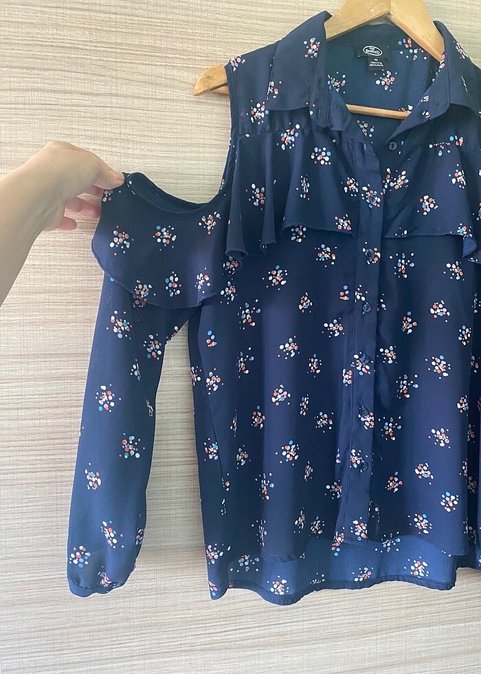 Omuz dekolteli gömlek - Görsel 2