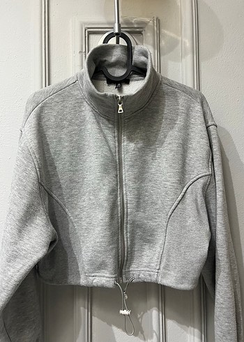 Gri Fermuarlı Kısa Kesim Sweatshirt - Görsel 3