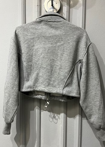 Gri Fermuarlı Kısa Kesim Sweatshirt - Görsel 4
