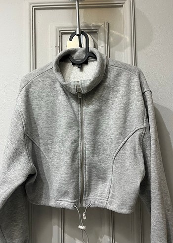 Gri Fermuarlı Kısa Kesim Sweatshirt - Görsel 2